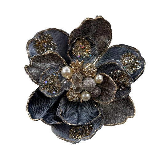 Flor decorativa azul oscuro con perlas y glitter dorado