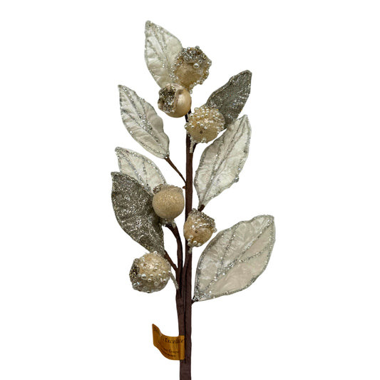 Ramillete decorativo con hojas y frutos perlados – Elegancia navideña